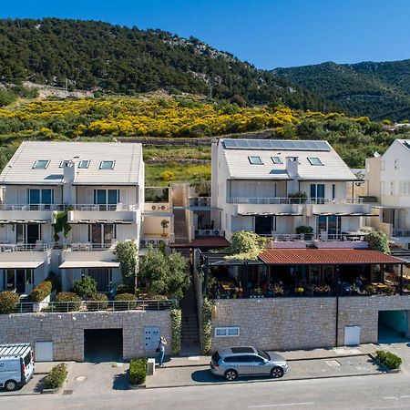 Apartments Villa Azzurra Бол Екстер'єр фото