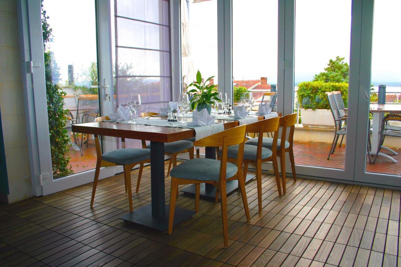 Apartments Villa Azzurra Бол Екстер'єр фото