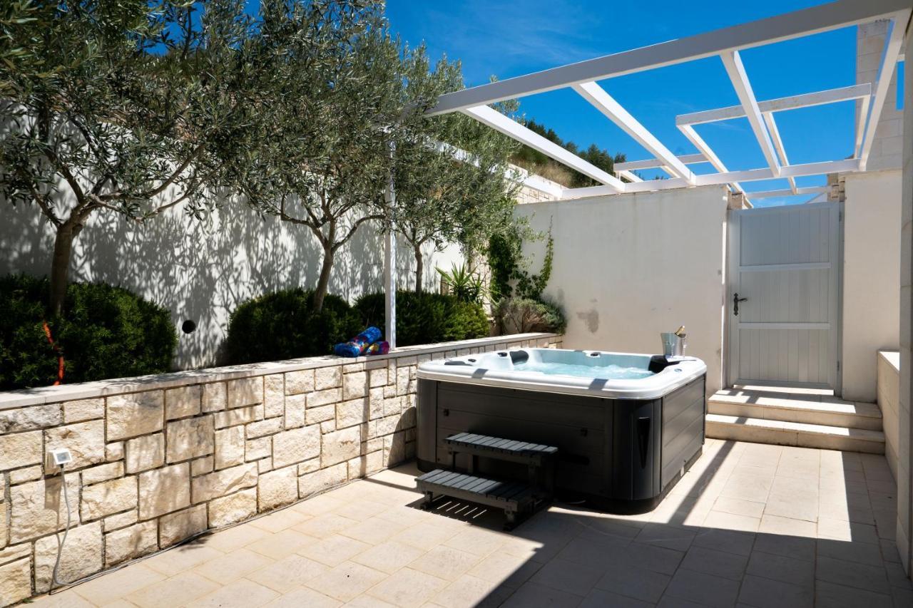 Apartments Villa Azzurra Бол Екстер'єр фото