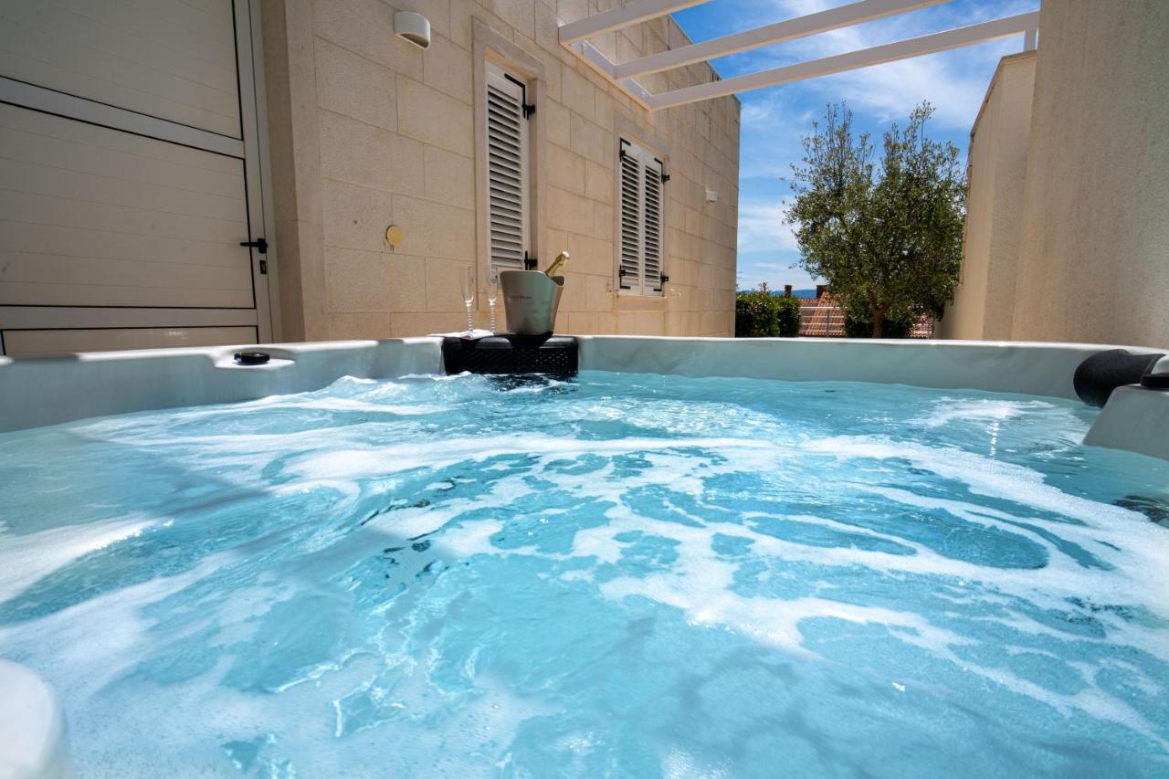Apartments Villa Azzurra Бол Екстер'єр фото